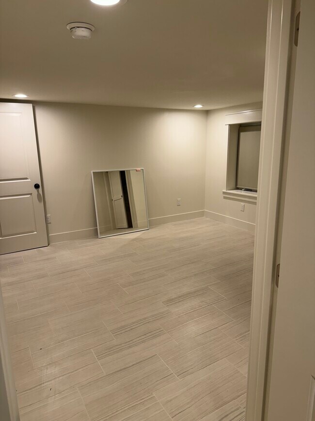 Building Photo - 1612 N Star Ave