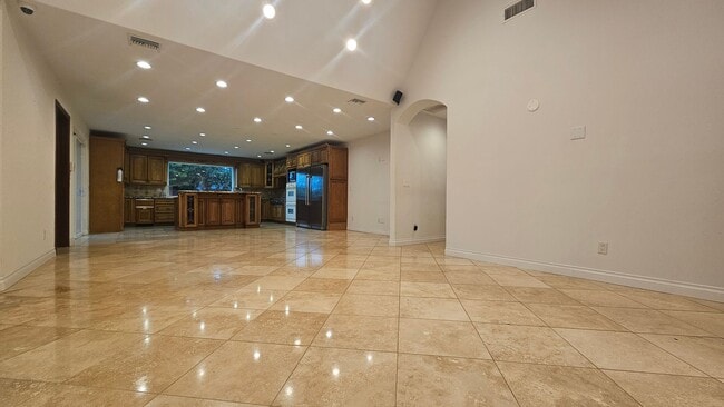 Building Photo - Exquisite 4 Bedroom + Office Single-Level Residence with Pool/BBQ in a Prime South-of-the-Bouleva...