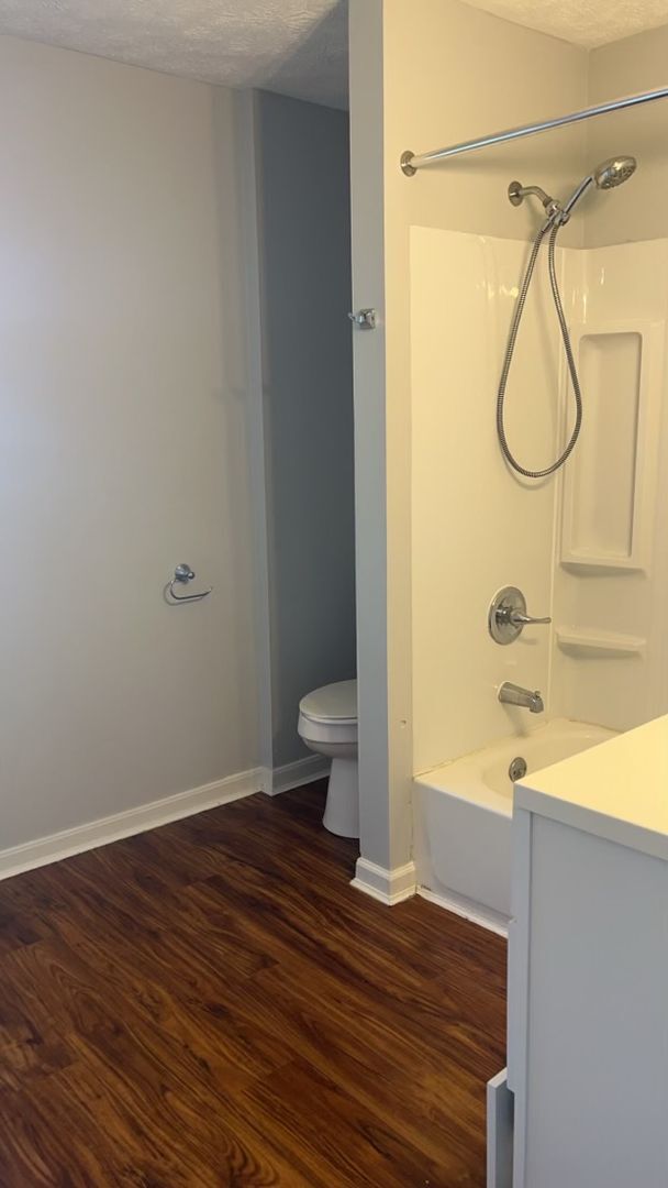 Building Photo - 3-Bedroom, 1-Bathroom Single Family Home f...