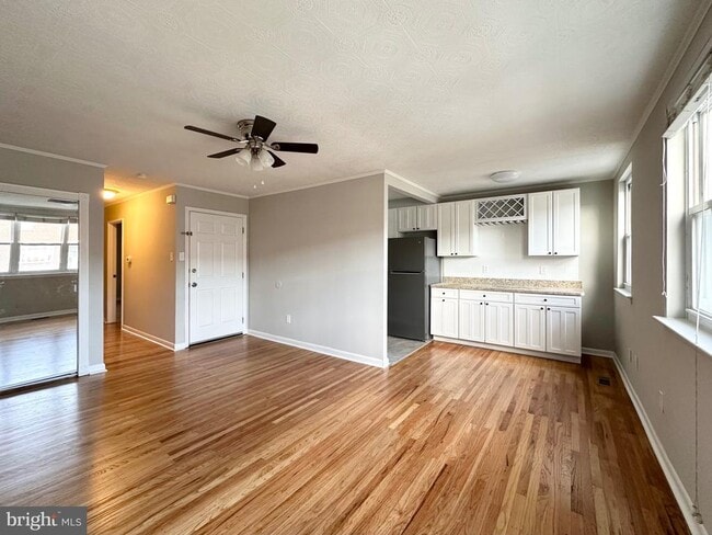 Building Photo - 3746 Genesee Dr