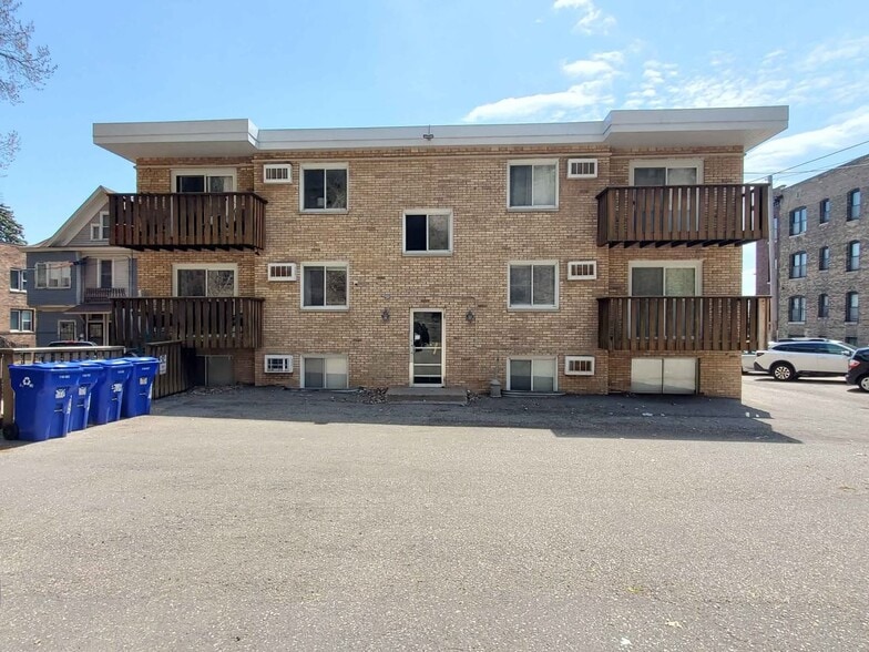 Building Photo - 391 Grand Ave
