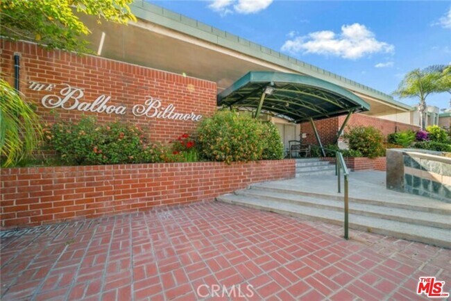 Building Photo - 5301 Balboa Blvd