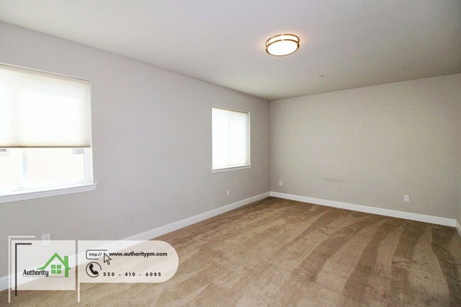 Building Photo - 867 Congaree Ln