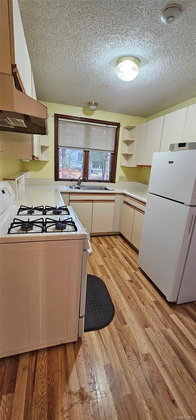 Building Photo - 46 5th St