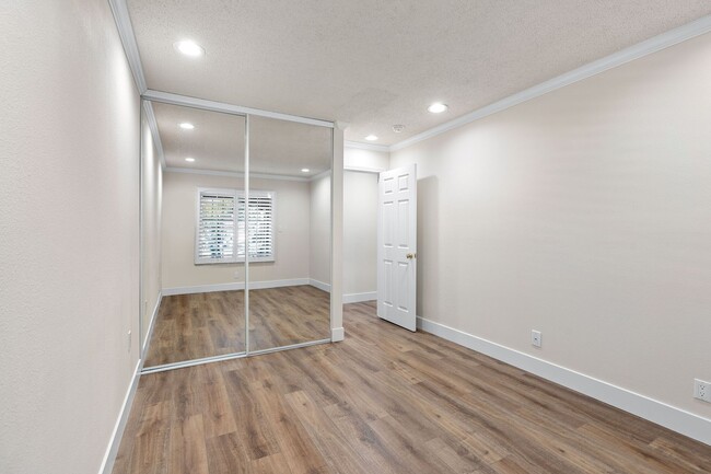 Building Photo - Beautifully remodeled 3-bedroom, 2-bathroo...