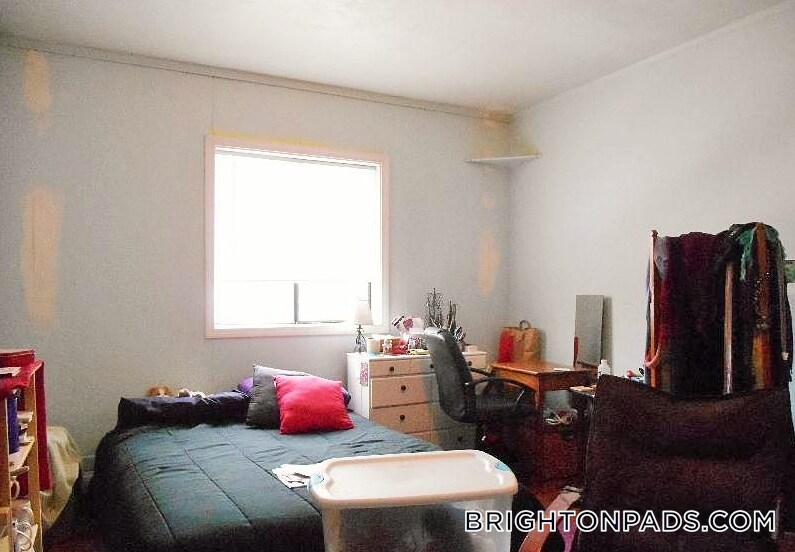 Building Photo - 40 Orchard Rd