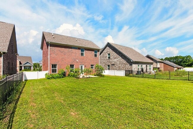 Building Photo - 520 Sunflower Dr