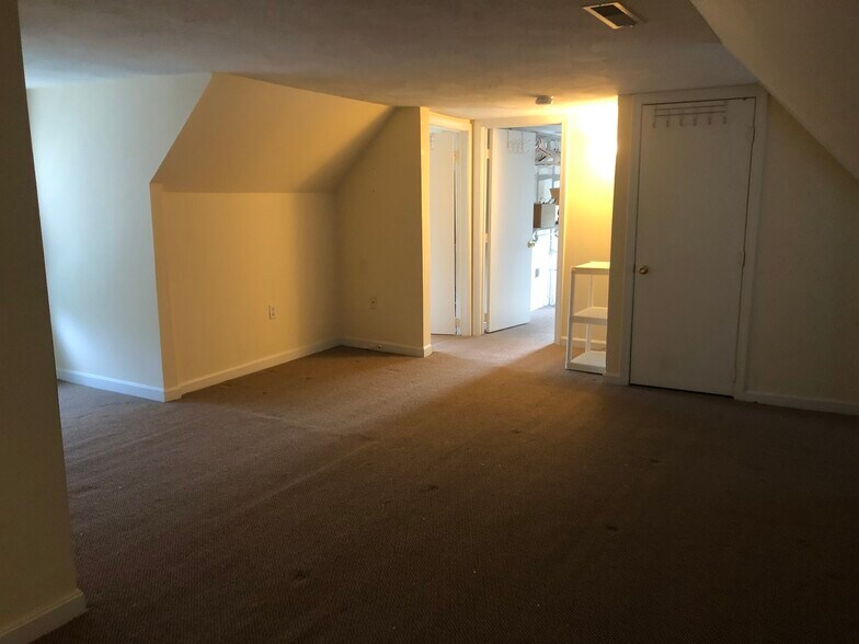 Master bedroom - 829 Princeton Blvd