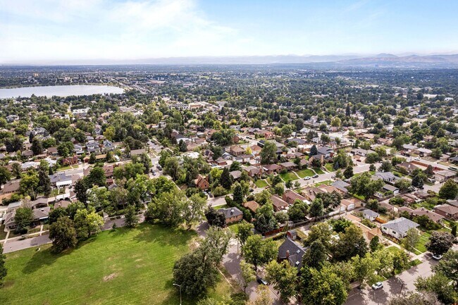 Building Photo - Stunning 4 Bed 2 Bath Home across the Stre...