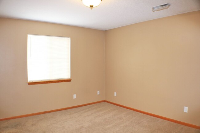 Building Photo - $1,125 | 2 Bedroom, 1 Bathroom Condo | Pet...