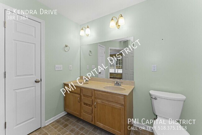 Building Photo - 5 Kendra Dr