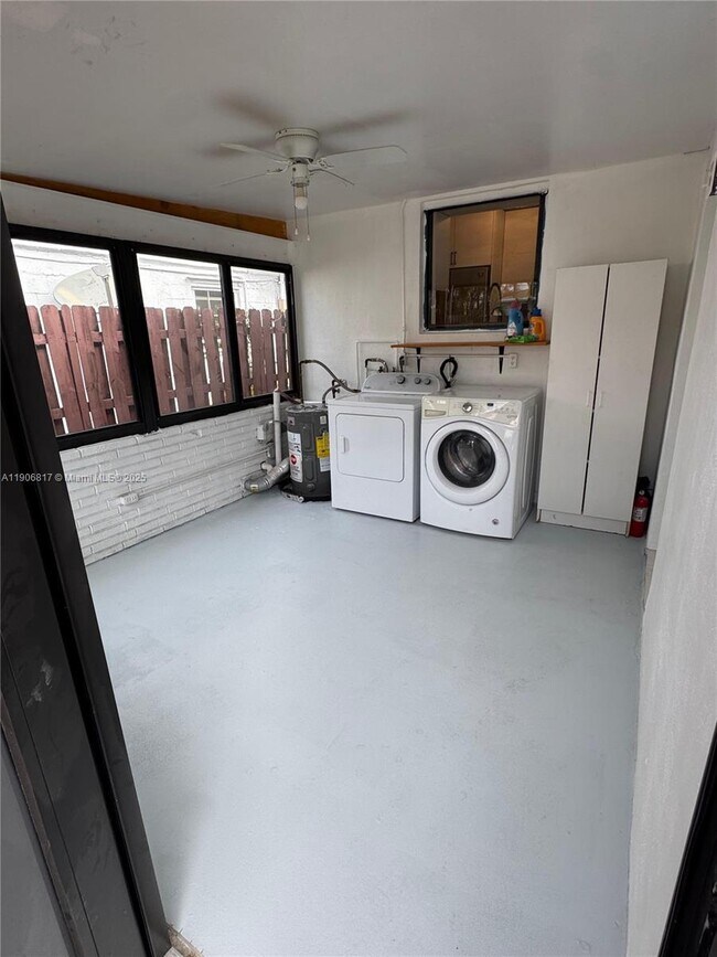 Building Photo - 117 NE 2nd Terrace