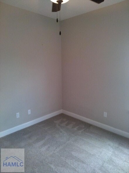 Building Photo - 729 Burke Dr