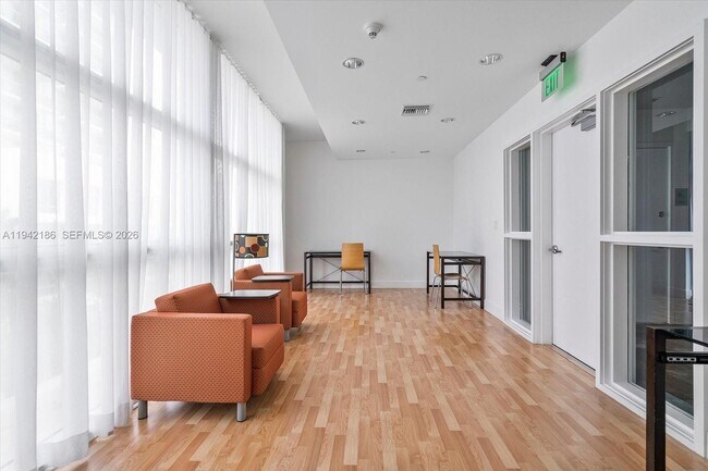 Building Photo - 350 NE 24th St