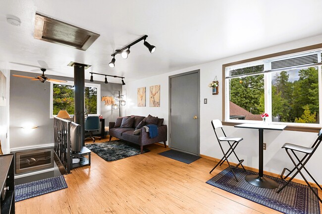 Building Photo - 8960 S Rex Ln