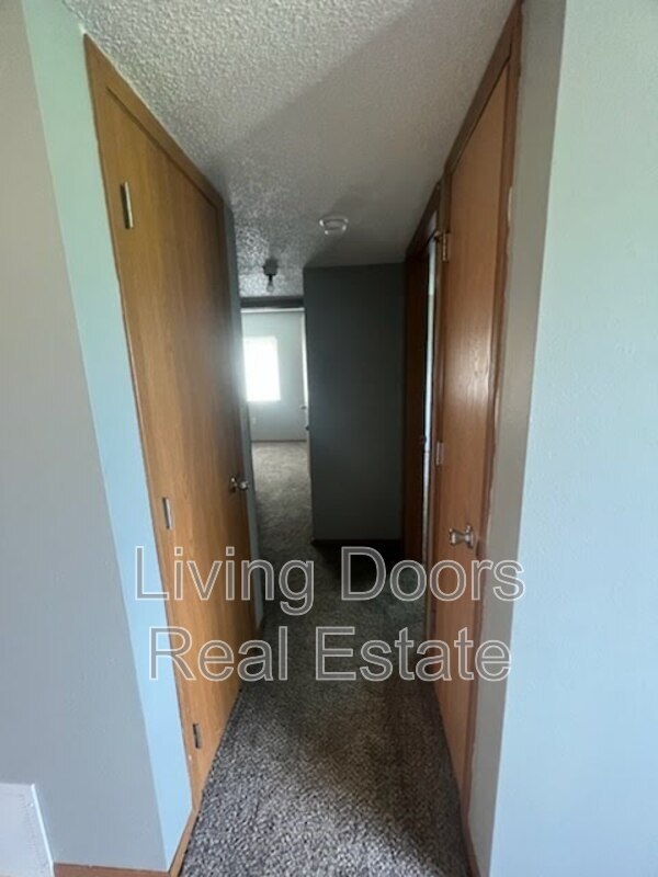 Building Photo - 607 S Washington St