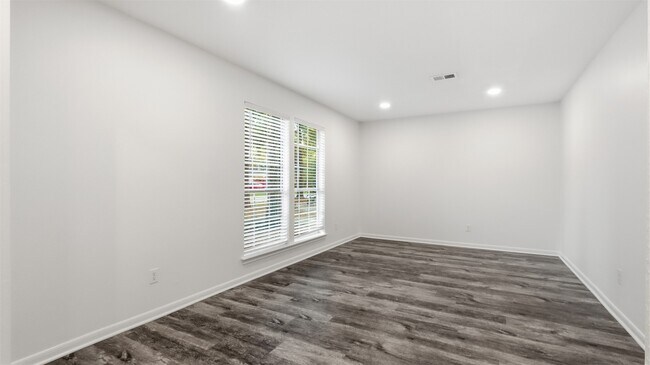 Building Photo - 2715 Wild Ridge Dr