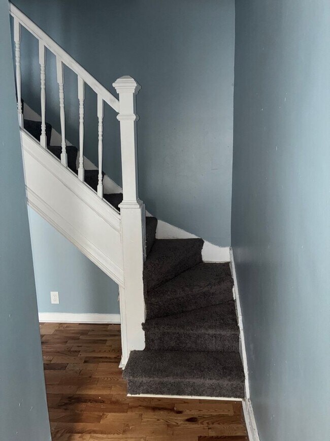 Building Photo - 1633 Westwood Ave