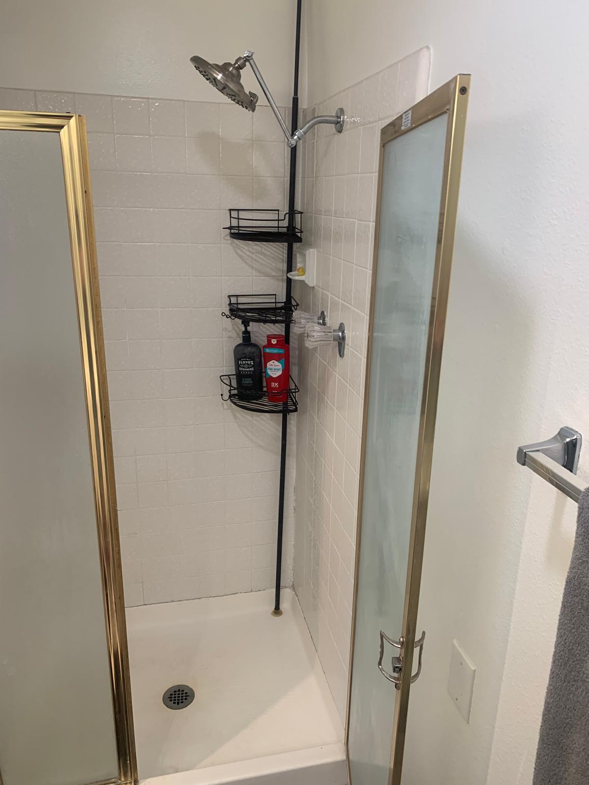 ensuite - 310 Tahiti Way