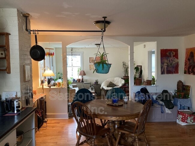 Building Photo - 49 Intervale Ave