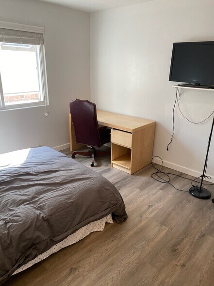 Building Photo - 6400 Christie Ave