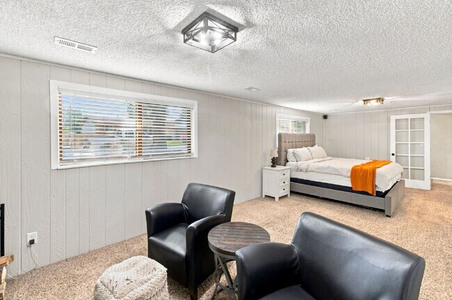 Building Photo - Beautiful 4BED/2BA Tri-Level Home in Widefield Country Club Heights