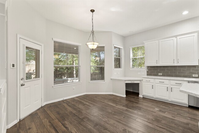 Building Photo - 118 Cezanne Woods Dr
