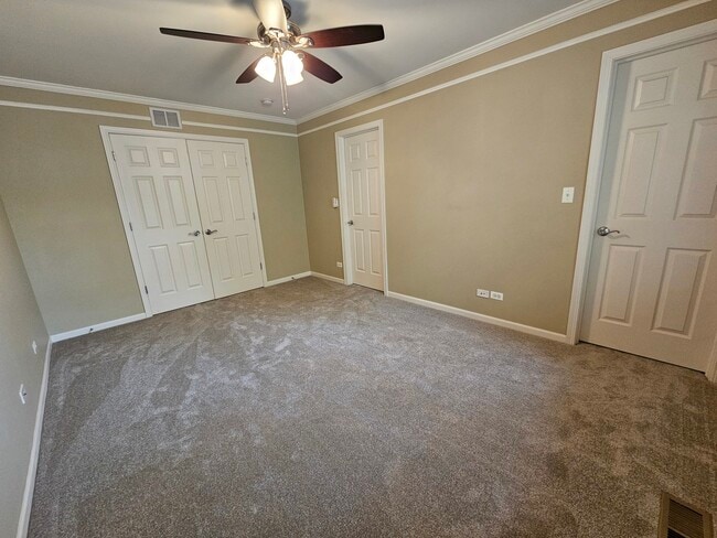 Building Photo - 504 Lancaster Dr