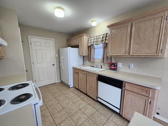 Building Photo - 7834 Wolverine Dr