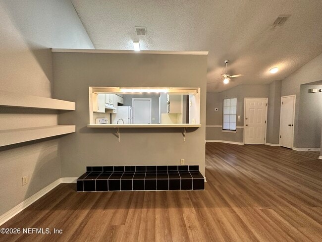 Building Photo - 1680 Sandy Hollow Loop