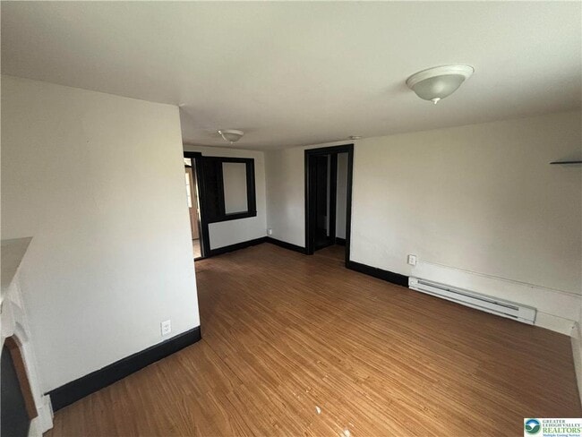 Building Photo - 654 Youngs Hill Rd