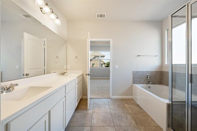 Building Photo - 16424 Vescovo Ln