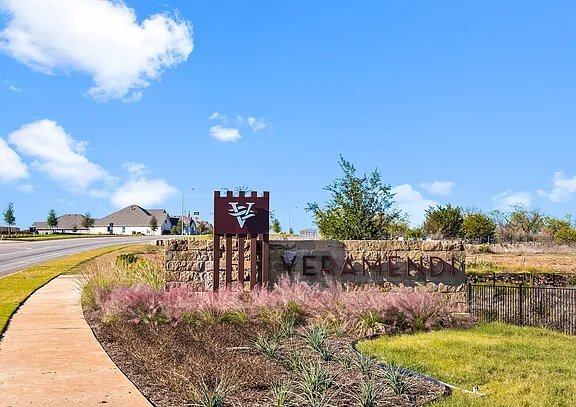 Building Photo - 387 Borchers Blvd