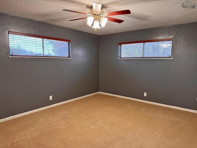 Building Photo - 4715 Coronado Ave