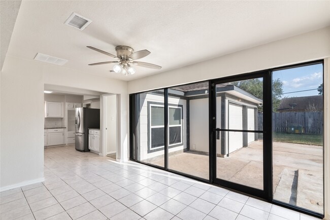 Building Photo - 22115 Fincastle Dr