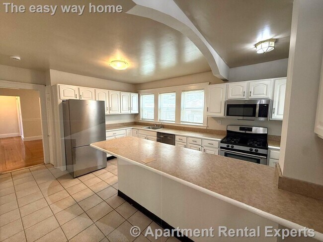 Building Photo - 441 Broadway