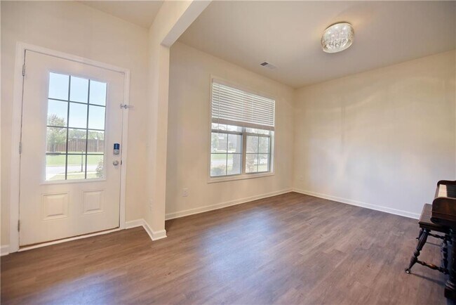 Building Photo - 4255 Sunflower Cir