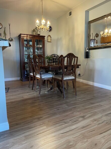 Dining Room - 611 Horizon Cv