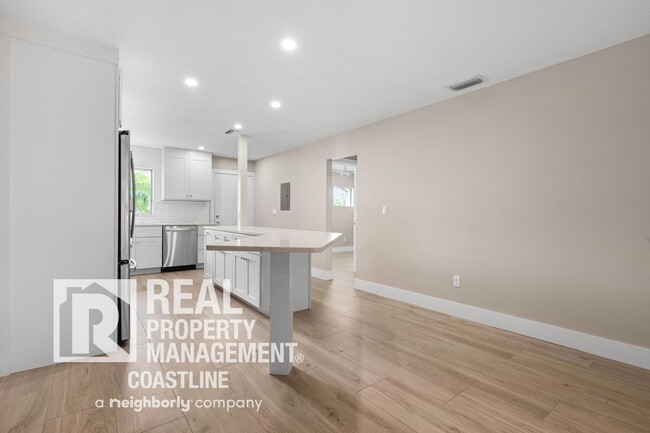 Building Photo - Luxurious Fully Renovated 2 Bed/2Bath Condo