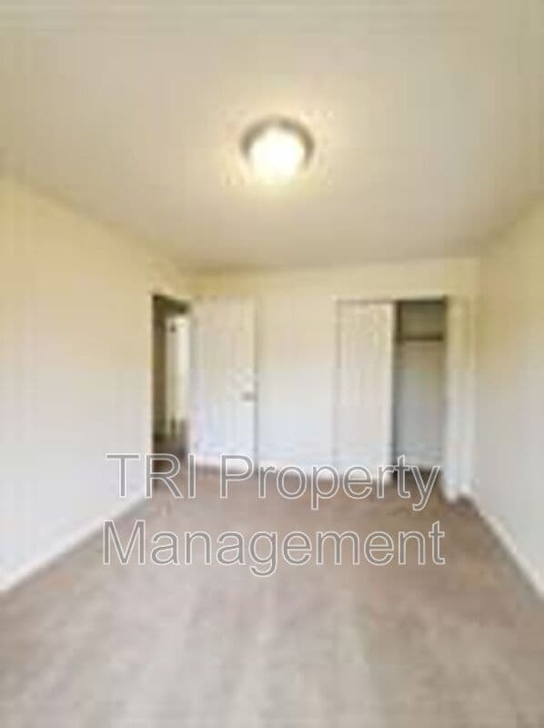 Building Photo - 2141 28th Ave Ct