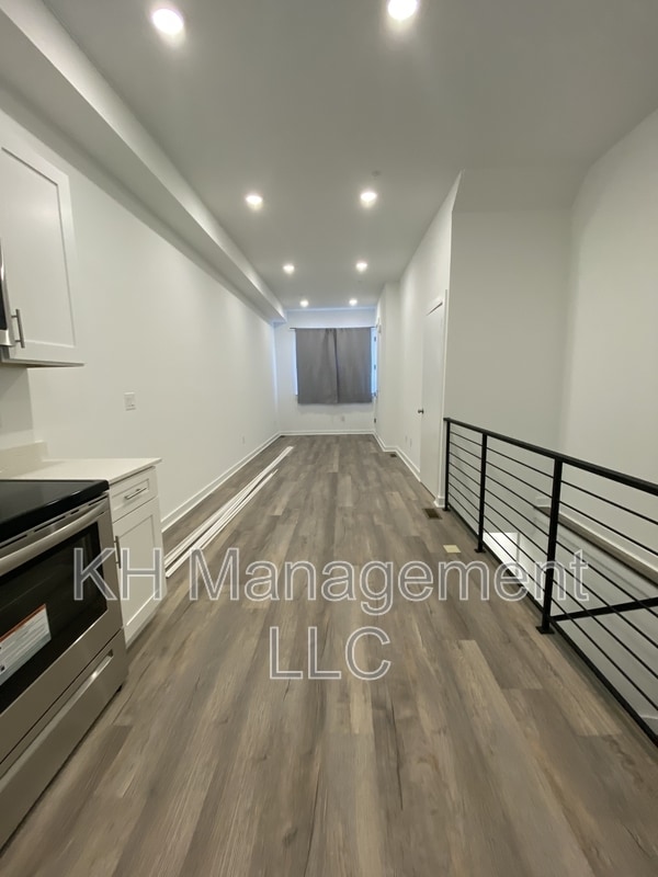 Primary Photo - 976 N 45th St