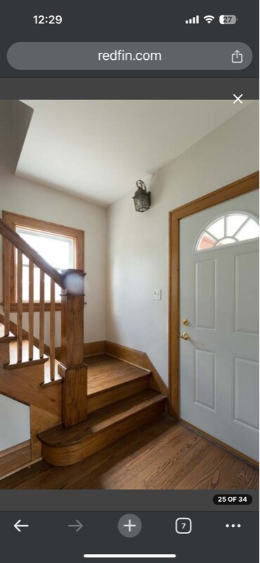 Building Photo - 161 E North Ave