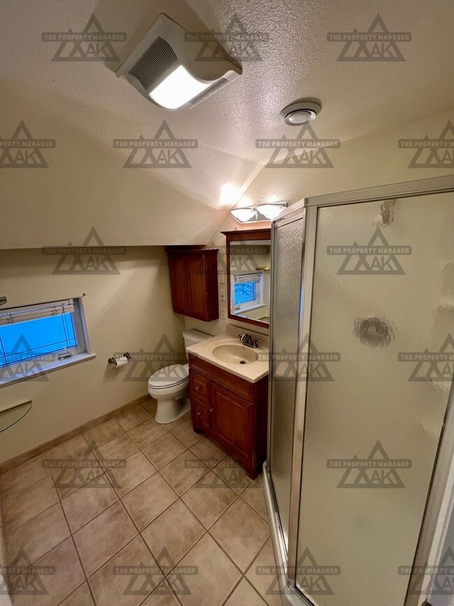 Building Photo - Beautiful 3 bedroom home for rent / Sorry no pets / Heat Included!!