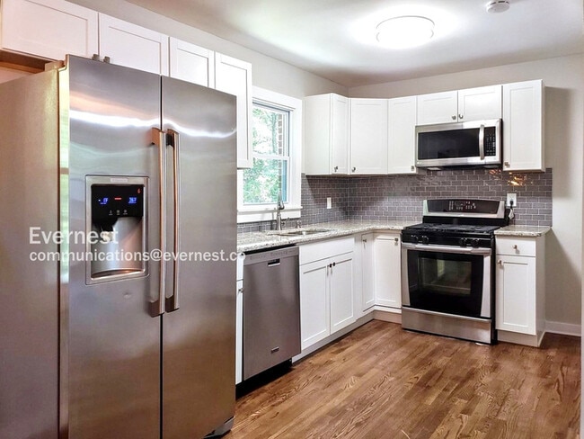 Building Photo - 6100 Azalea Dr SE