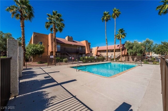 Building Photo - 5317 Indian River Dr