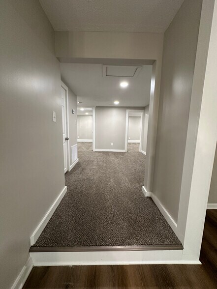 Building Photo - 63 E Poplar St