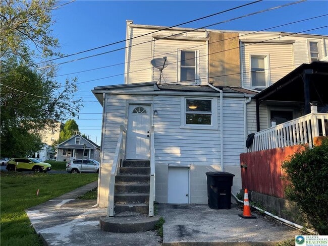 Building Photo - 1342 3rd St