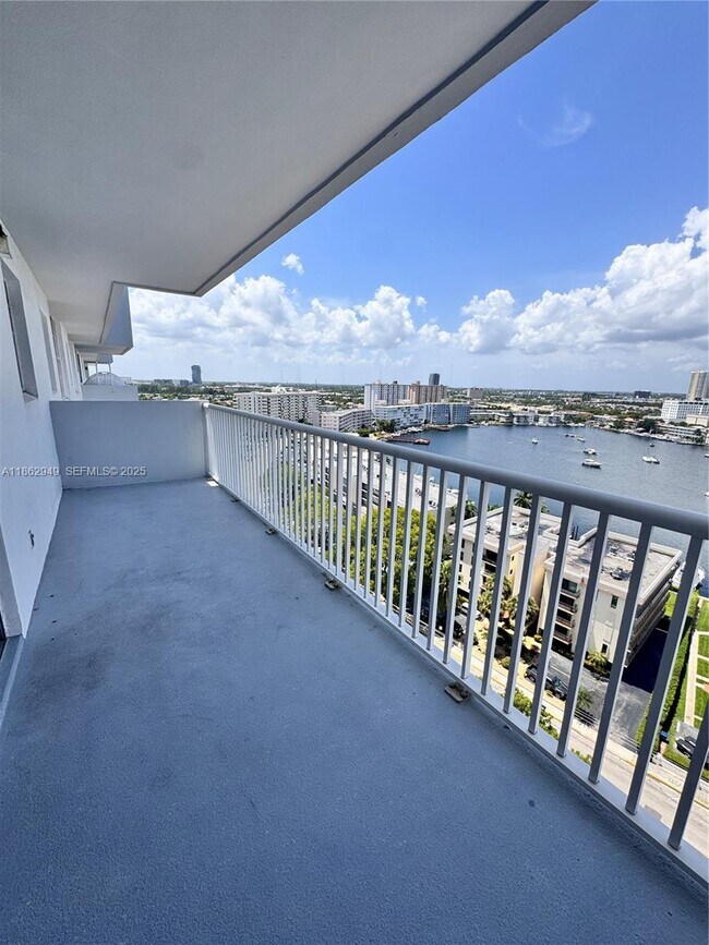 Building Photo - 137 Golden Isles Dr