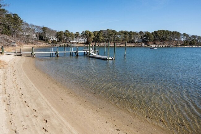 Building Photo - 110 Clamshell Cove Rd
