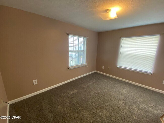 Building Photo - 1006 Massalina Dr